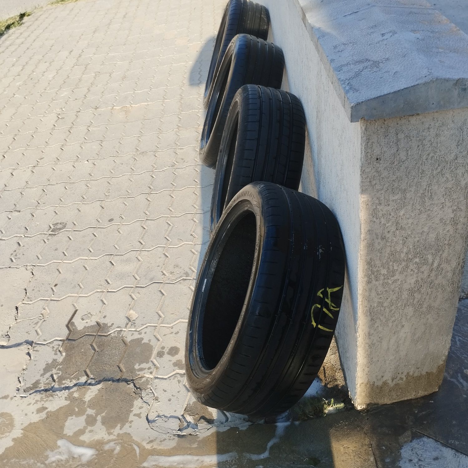 Продавам летни гуми DUNLOP SPORT MAXX