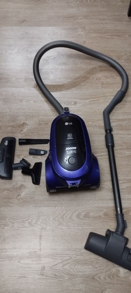 Продаётся пылесос Lg compressor.