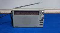 SIEMENS Club 611 radio vintage portabil cu 3 benzi de undă.
