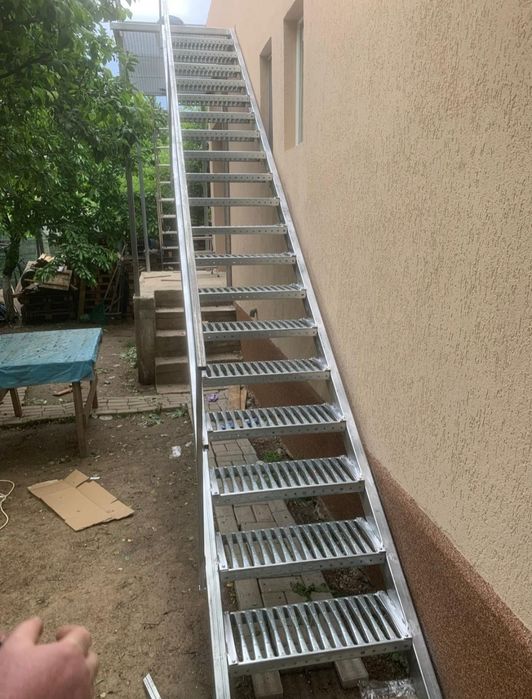 Scări metalice galvanizate