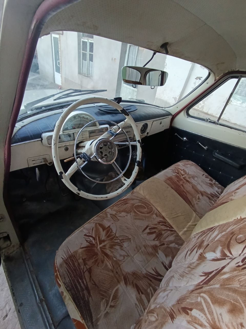 GAZ   Volga   021