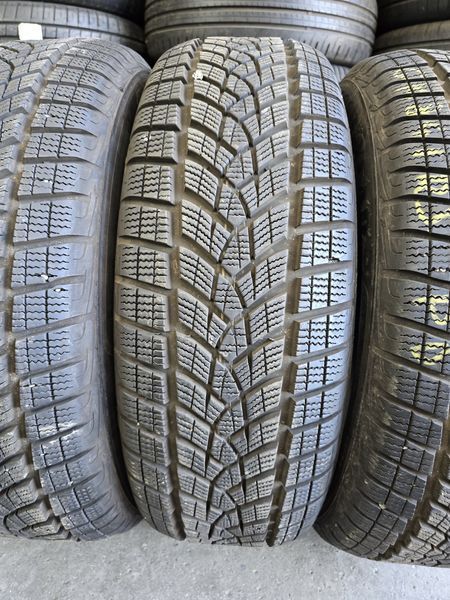 215/60/17 Goodyear 4piese