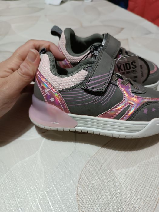 Детски светещи маратонки