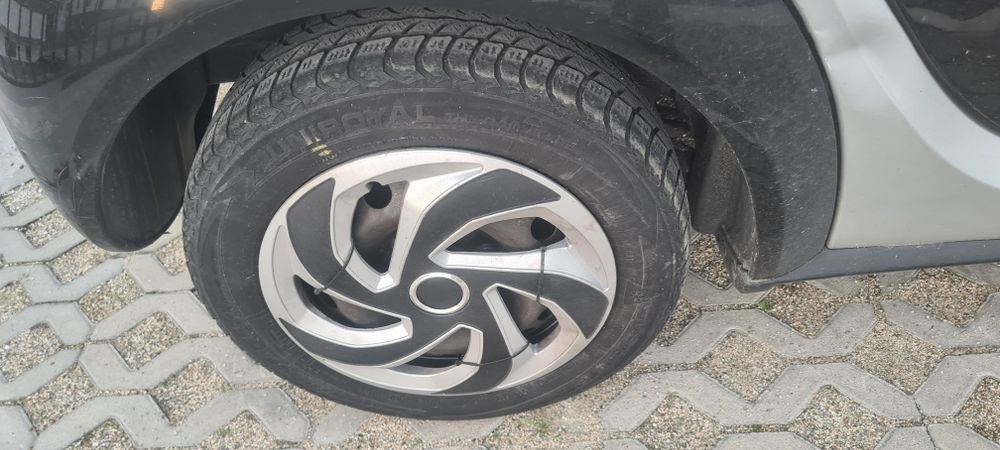 Jante tablă cu anvelope iarnă+ capace