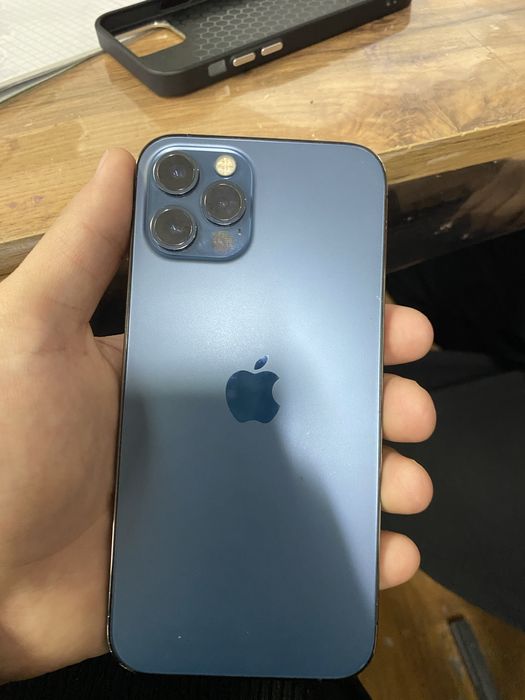 Айфон 12про хорошем состояний