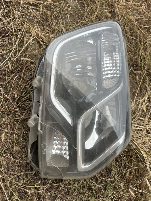 Продам б/у фару от Рено Дастер правая сторона