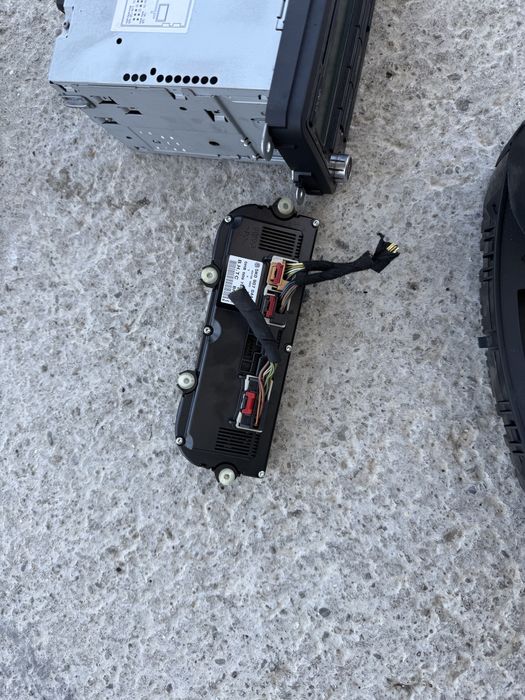 Ceasuri bord (benzina )comanda clima / casetofon radio Vw Golf 6