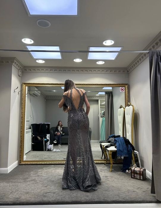 Продавам балната си рокля