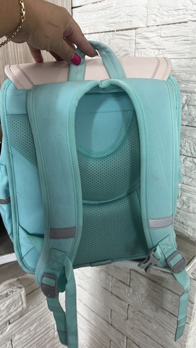 Продам портфель в хорошем состоянии