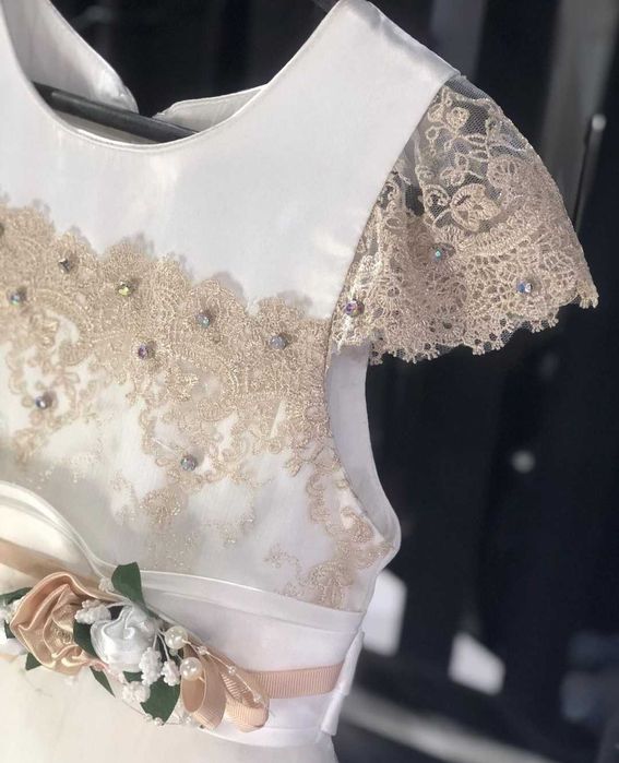 Нарядное платье от 9-11 лет подойдёт (Польша)