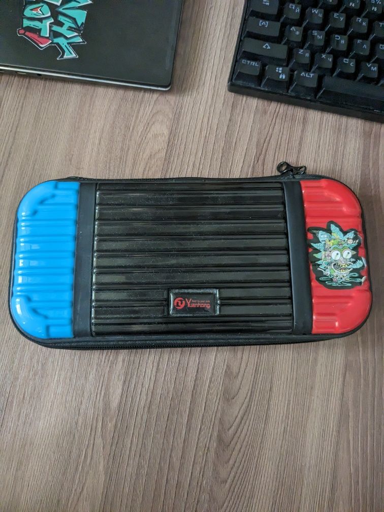 Кейс для Nintendo Switch