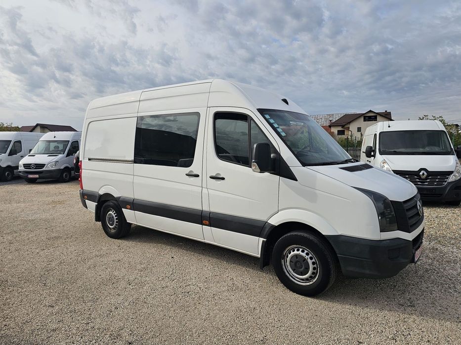 Volkswagen Crafter 2.0 TDI - model MEDIU - doua usi laterale