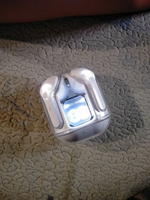 Продам новые наушники
