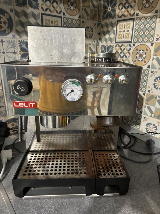 Vand expresor cafea LELIT ANITA PL042EM cu rasnita si manometru