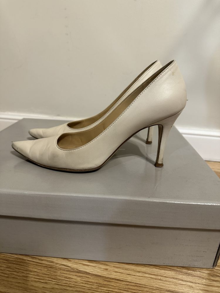 Продам итальянские женские б/у туфли 37 размера
