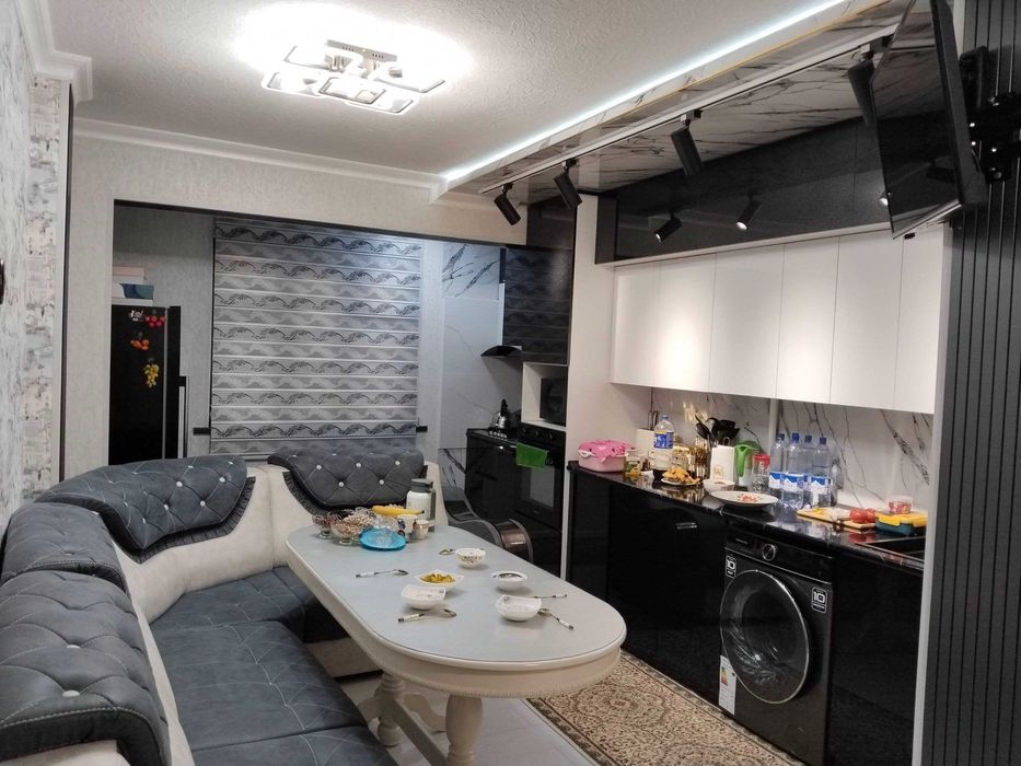 Kvartira sotiladi 4- xonali 3- etaj 9 etajli dom