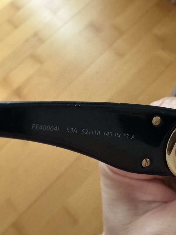 Ochelari Fendi cu eticheta