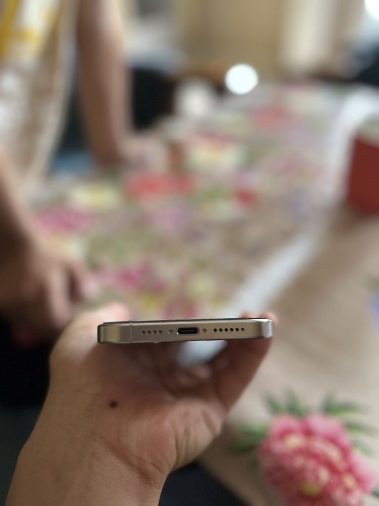 Iphone 15 pro max Sotiladi!