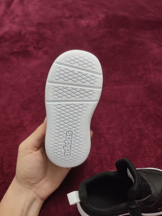 Бебешки обувки adidas