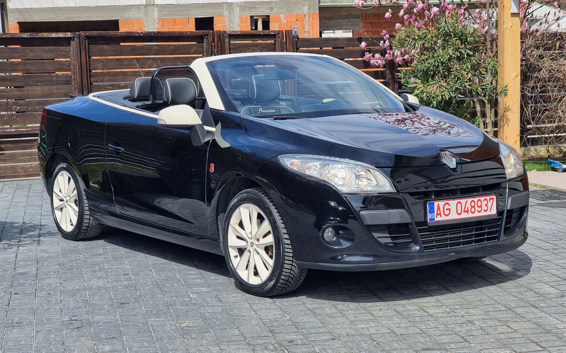 Renault Megane Cabrio / Floride / 2013 / Distribuție nouă