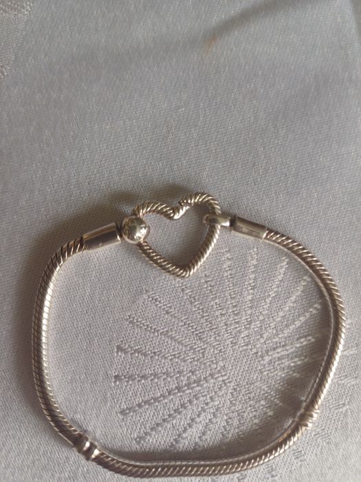 Сребърна гривна Pandora и детска гривна Pandora