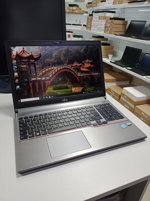 Ноутбук 15.6" Fujitsu LifeBook E756 [i7-6500U]