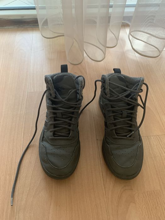 Детски зимни кецове  Adidas размер 38 2/3