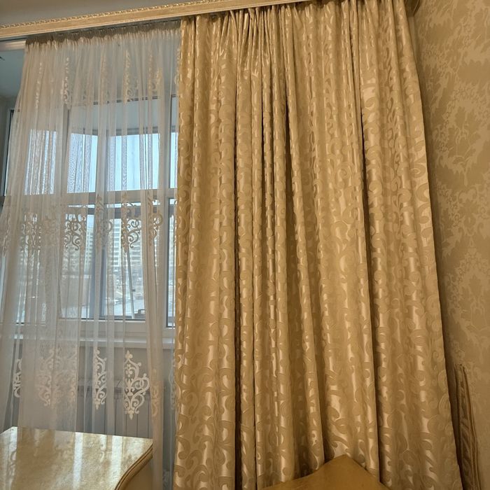 Продам шторы в спальню и кухню