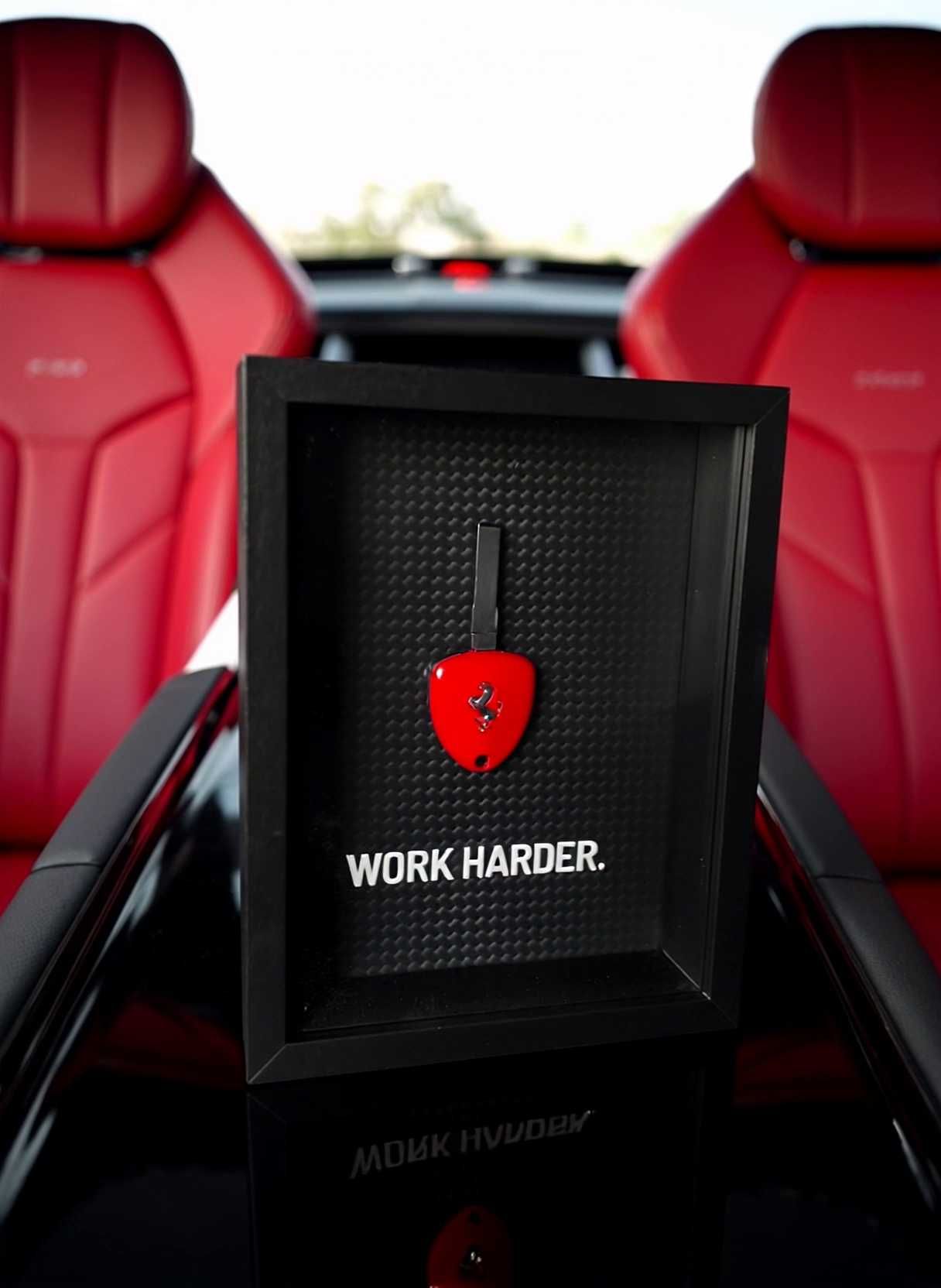 Ferrari ключ в рамка (мотивационна декорация или подарък)