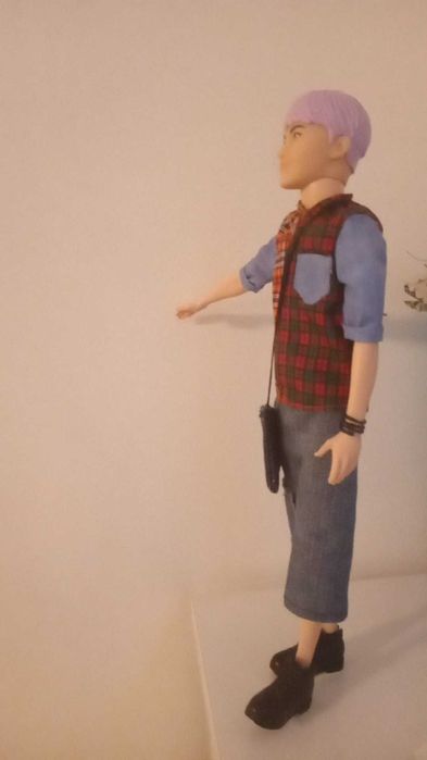 кукла Кен -момче с лилава коса на  Mattel