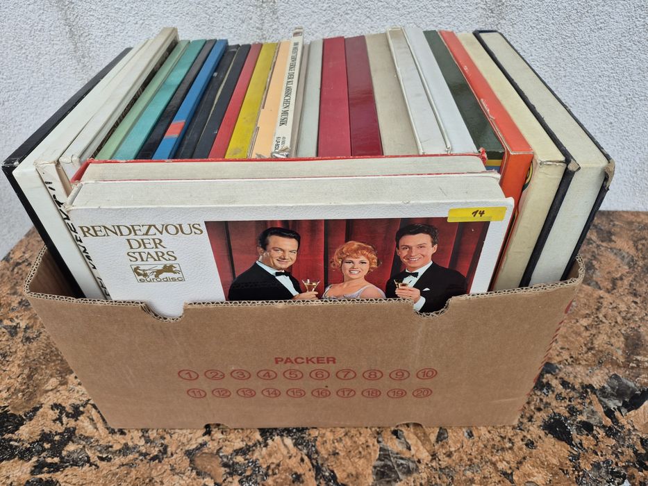 Vand lot 100lp discuri vinil cu muzică clasică mixta Artiști celebrii