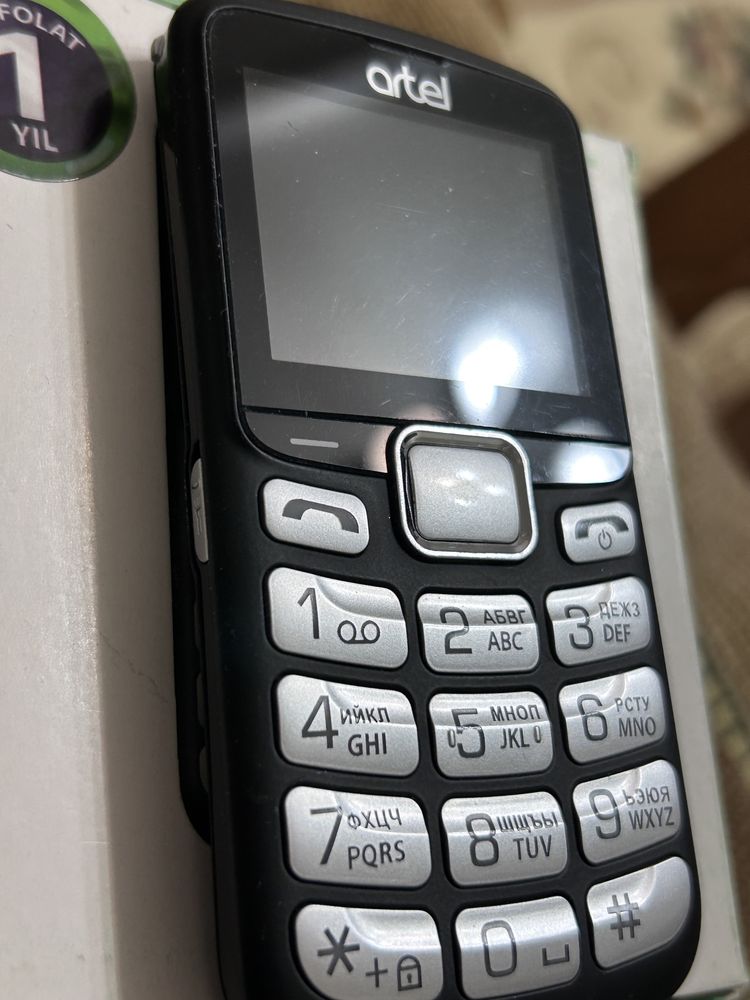 Artel Z10 мобильный телефон идеальное состояние почти новый