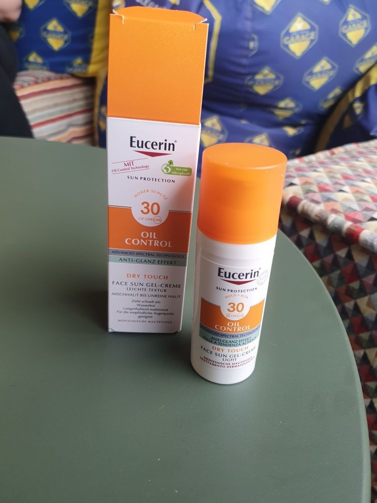 Eucerine слънцезащитен крем Oil control SPF 30