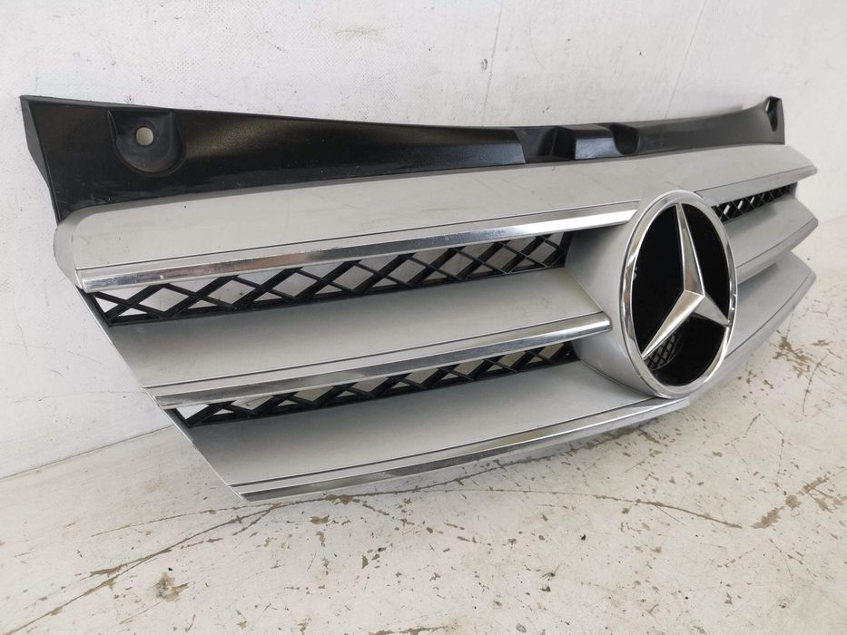 Радиаторна решетка Мерцедес-Бенц Вито / Mercedes-Benz Vito W639 [фейсл
