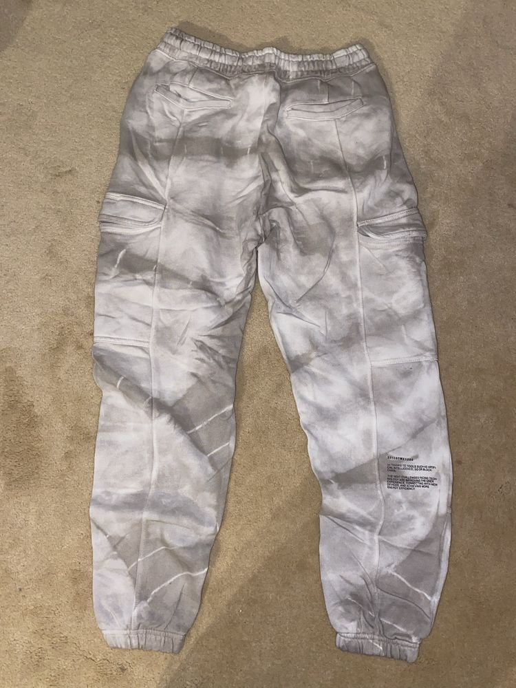 Pantaloni Bershka