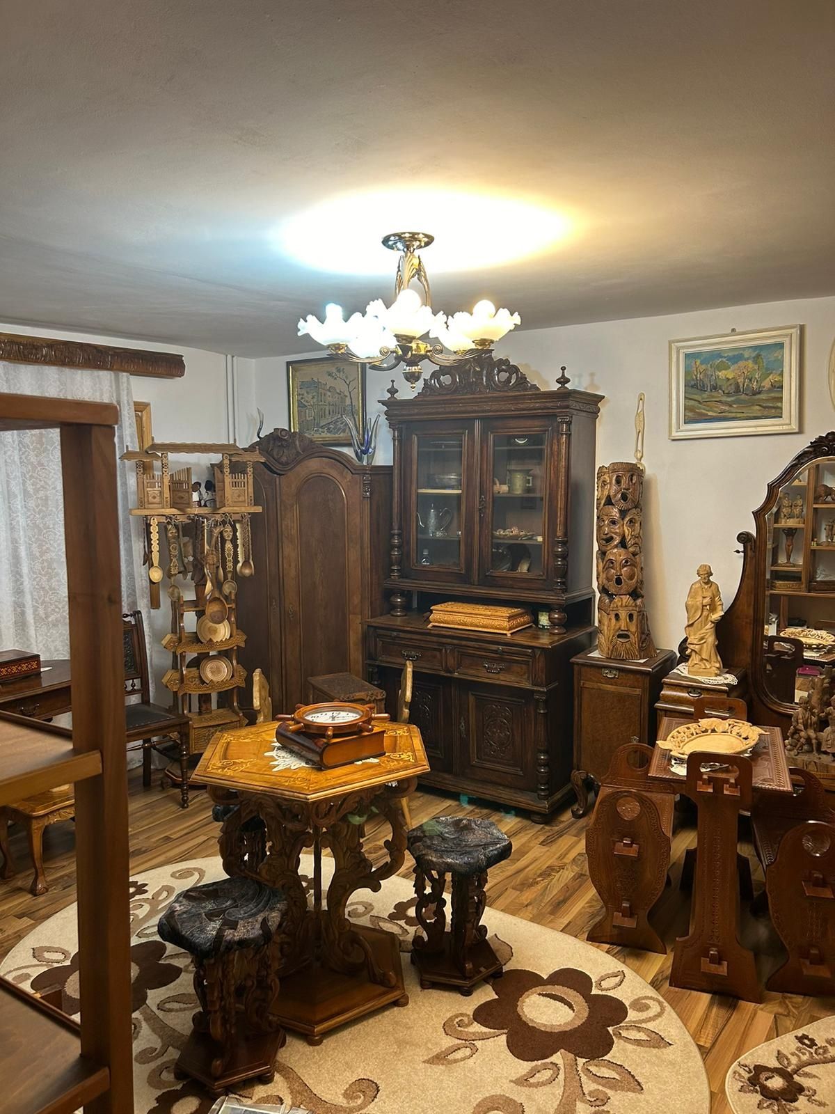 De vânzare apartament 3 camere + salon cu bucătărie în Suceava