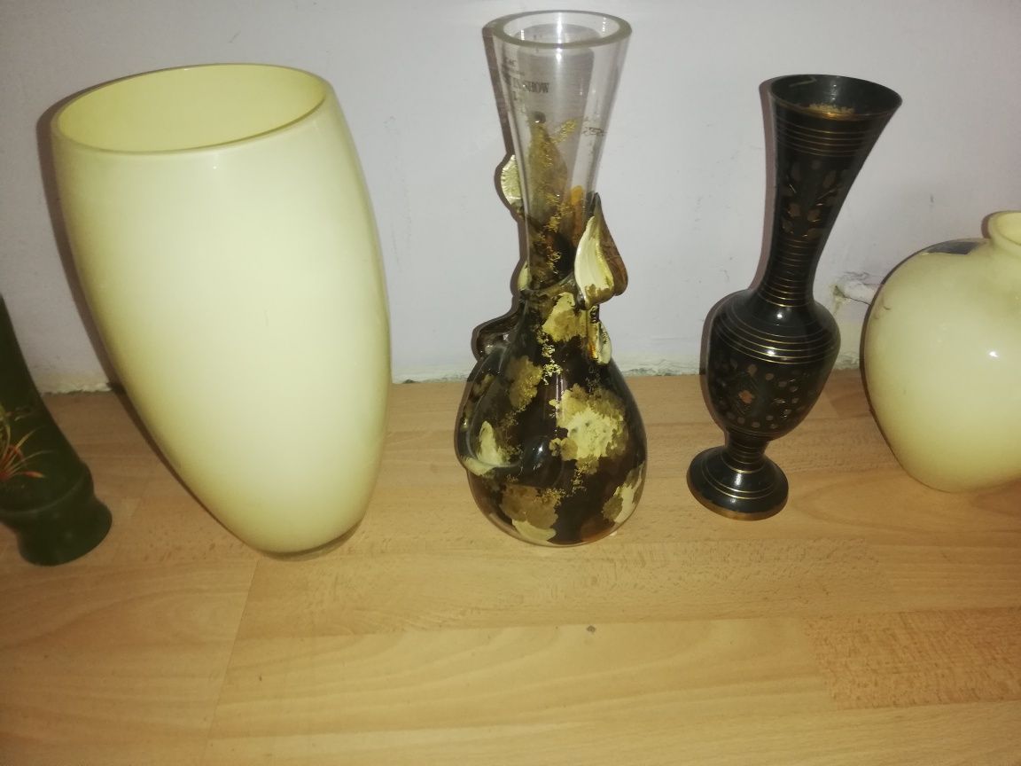 Vând vaze diferite modele