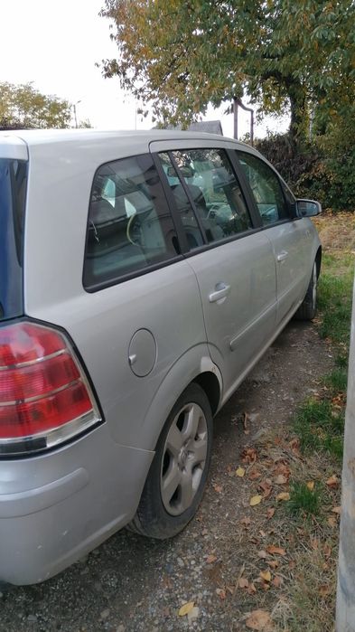 Vând Opel Zafira