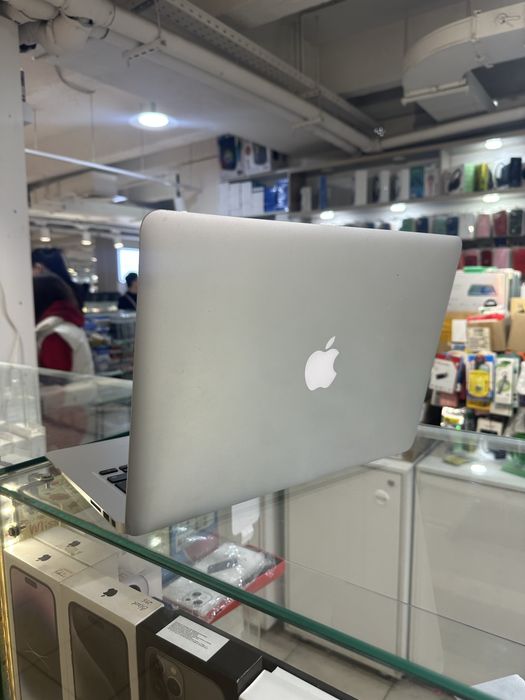 Макбук продам срочно