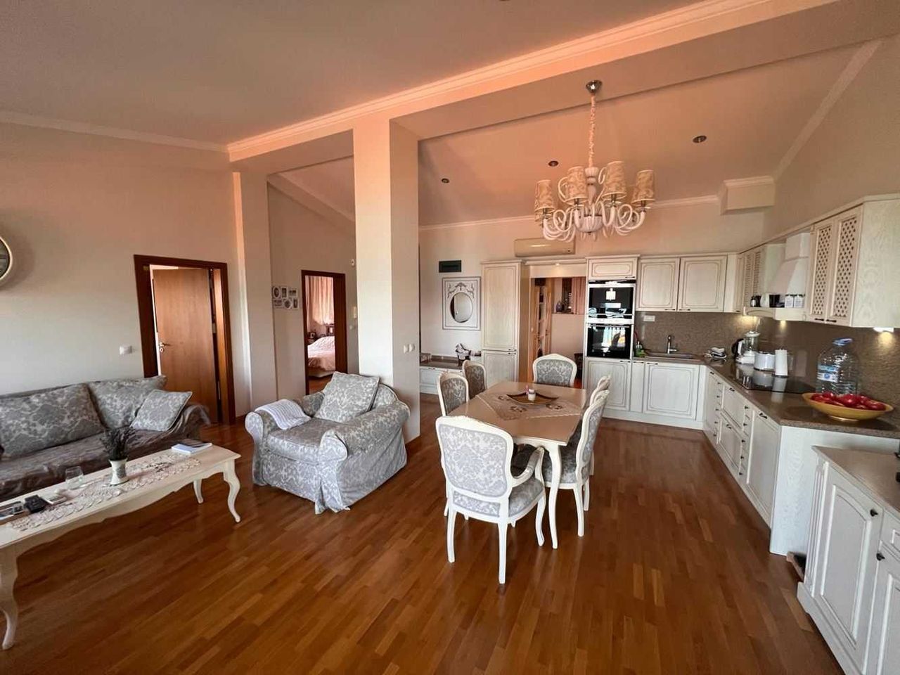 Продава се Тристаен апартамент в Созопол - 114 кв.м за 2193 €/кв.м - Снимка #3