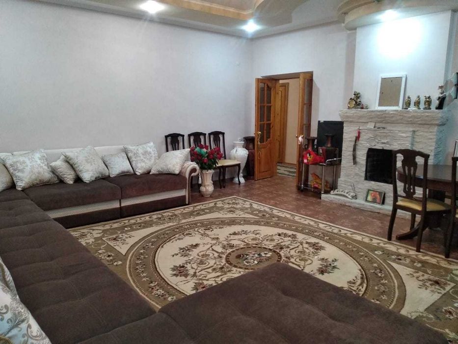 Продам 4х комнатную квартиру 138 м2 с гаражом в районе КСК