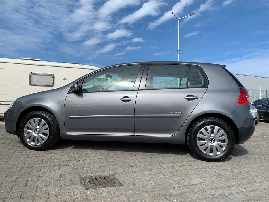 Volkswagen Golf 5 United Benzina 1.6 MPI 102 cp BSE Impecabil
