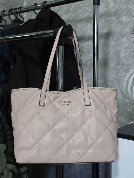 Guess оригинална дамска чанта