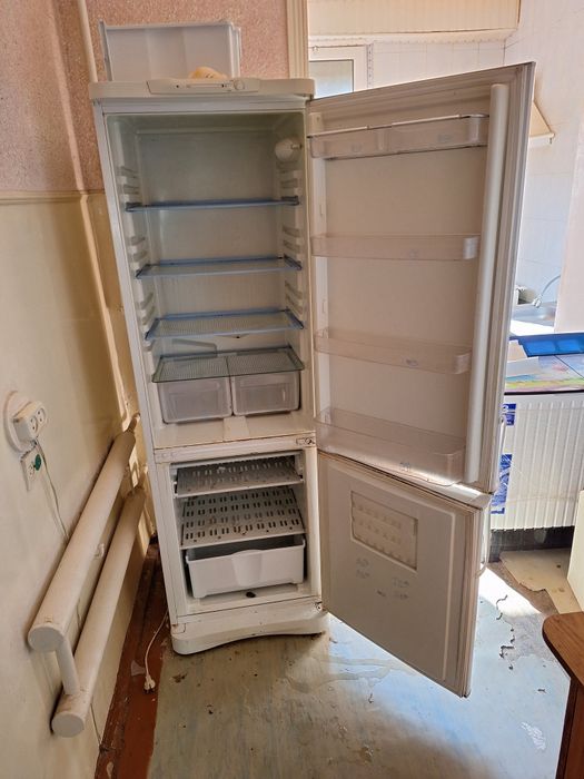 Muzlatgich/Xolodilnik 190sm ideal holatda