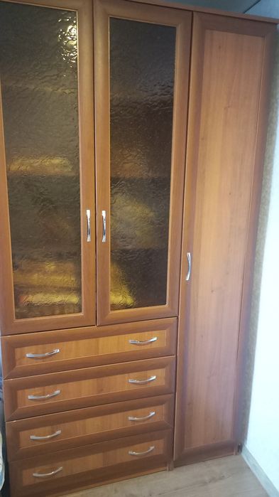 Хороший спальный шкаф