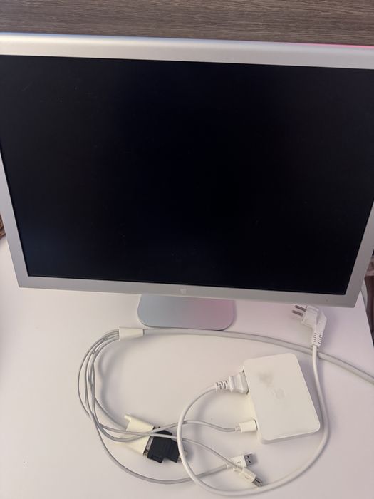 Apple Cinema Display 20” (Model A1081)