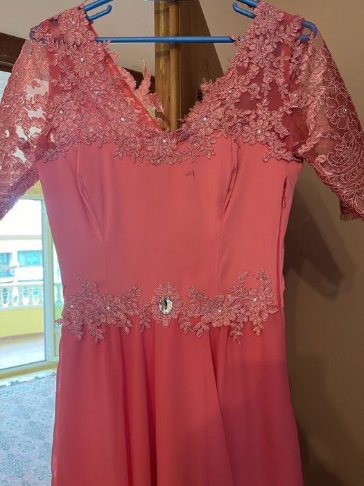 Официална рокля