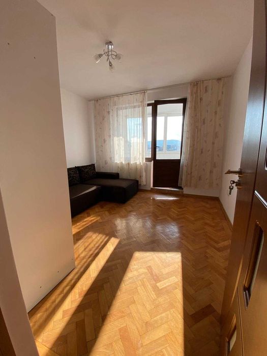 Apartament in chirie 3 camere pe  Alexandru Vlahuta 63