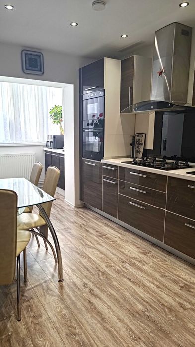 Proprietar, vand Apartament 3 camere, 2 bai, 73mp, Brasov