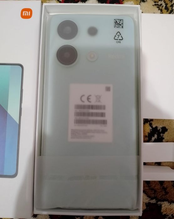 Продам Xiaomi Redmi note 13 + кроссовки в подарок